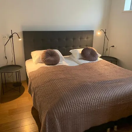 Mengi Apartment